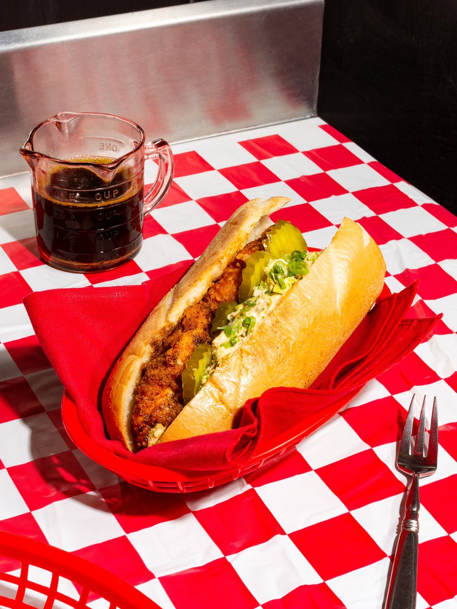 bottomdogco's tweet photo. Psssst….

We will be live on DoorDash tomorrow 

See you at 2 p.m.😎

Order a Hot Chicken Po’ Boy for lunch https://t.co/7v4CYElMjS