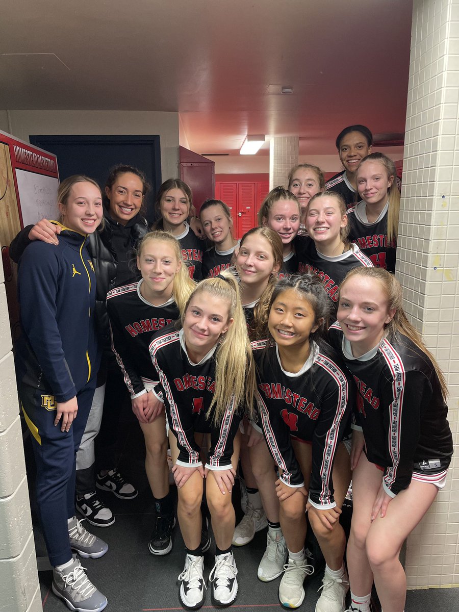 HHSGirls_Hoops's tweet photo. Look how was in the house for the big win!!!! Your very own @GoHHSathletics #mightyhighlander alumni @ChloeMarotta Always love our Chloe time! https://t.co/OnJviZyrUr