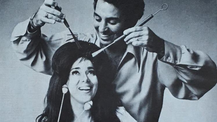 Passionweiss's tweet photo. RIP Marty, whose Marty &amp; Elayne was an essential LA go-to. Campy &amp; eccentric, but always cool. As David Lynch told them "thank you for bringing jazz standards to a new generation." He wanted to make people smile &amp; never failed. Marty could swing. Pour out a little blood and sand. https://t.co/I6MYv7eimn
