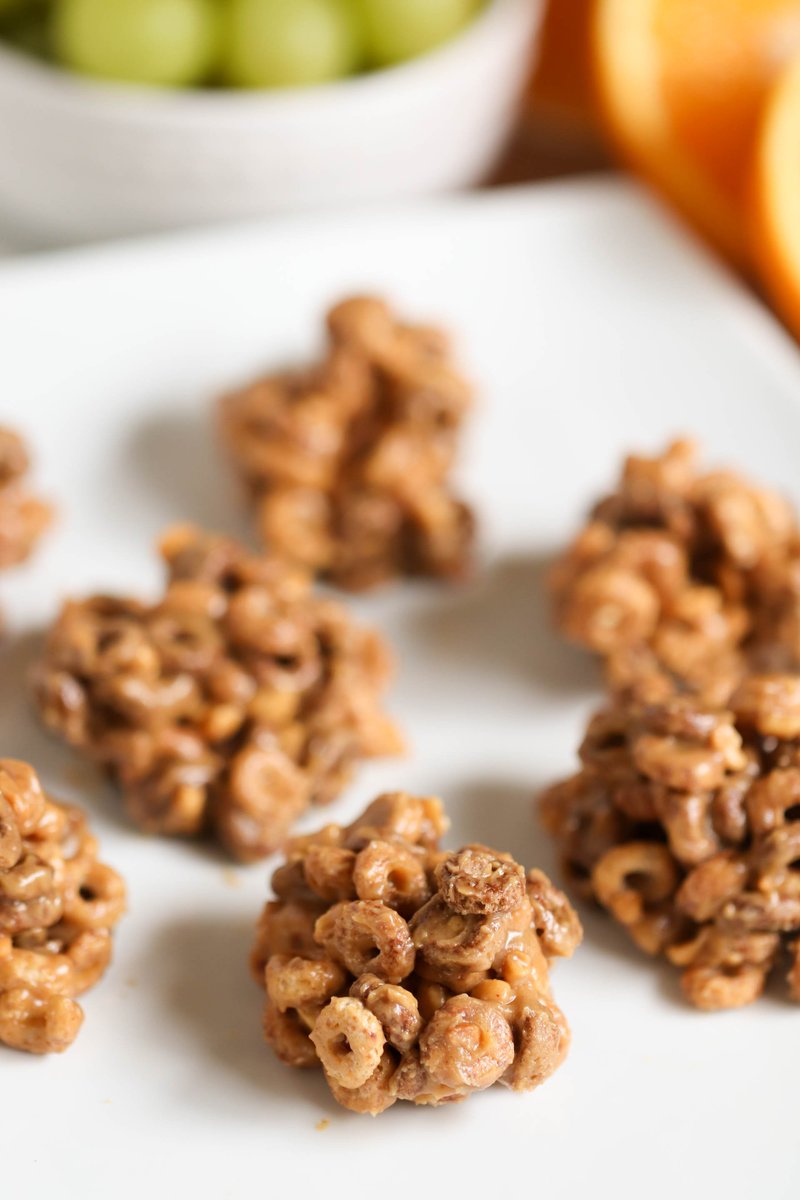 SixSistersStuff's tweet photo. These wonderfully delicious peanut butter breakfast bites are what breakfast dreams are made of for moms and kids! They are super simple to make and everyone LOVES eating them.
https://t.co/7U7qeXLpgI #sixsistersstuff #peanutbutter #breakfastbites https://t.co/Q3GVAqEoUf