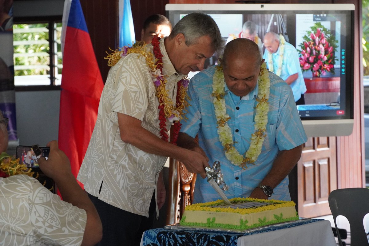 MukteshPardeshi's tweet photo. #IndiaSamoa 
Privileged to join virtually Edu Minister of #Samoa 🇼🇸 Hon. Seuula Tua’au at launch of Samoa Digital Library at NUS set up with a grant of USD 1 mn by 🇮🇳thru India-UN Dev Partnership Fund. India has also set up an IT Centre at NUS which has completed 2 years. https://t.co/xU7Kb3TTas