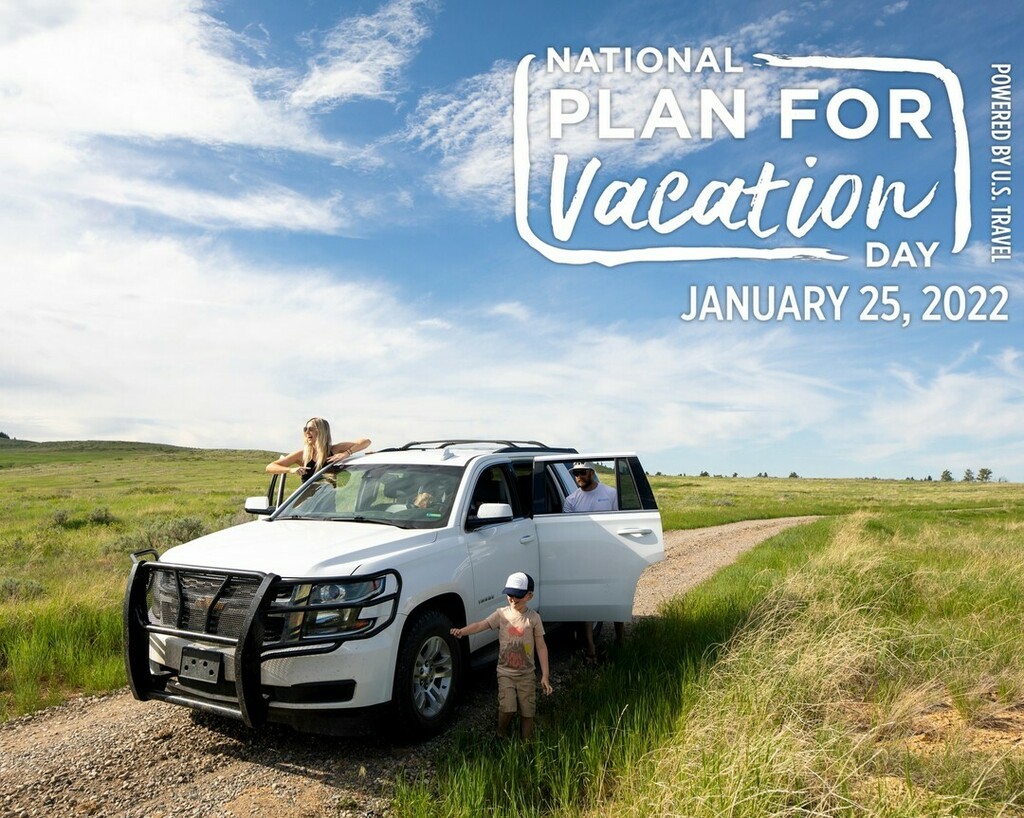 visitsemontana's tweet photo. Are you ready for a vacation? So are we 🙋. Get a head start planning your future fun. This year, National Plan for Vacation Day is January 25th. 
📸 Visit Montana/Andy Austin
.
.
.
#NationalPlanForVacationDay #SoutheastMT #MySEMT #Montana #OutHereMT https://t.co/GZdDgyC1Ma https://t.co/teEVIXF3Lz