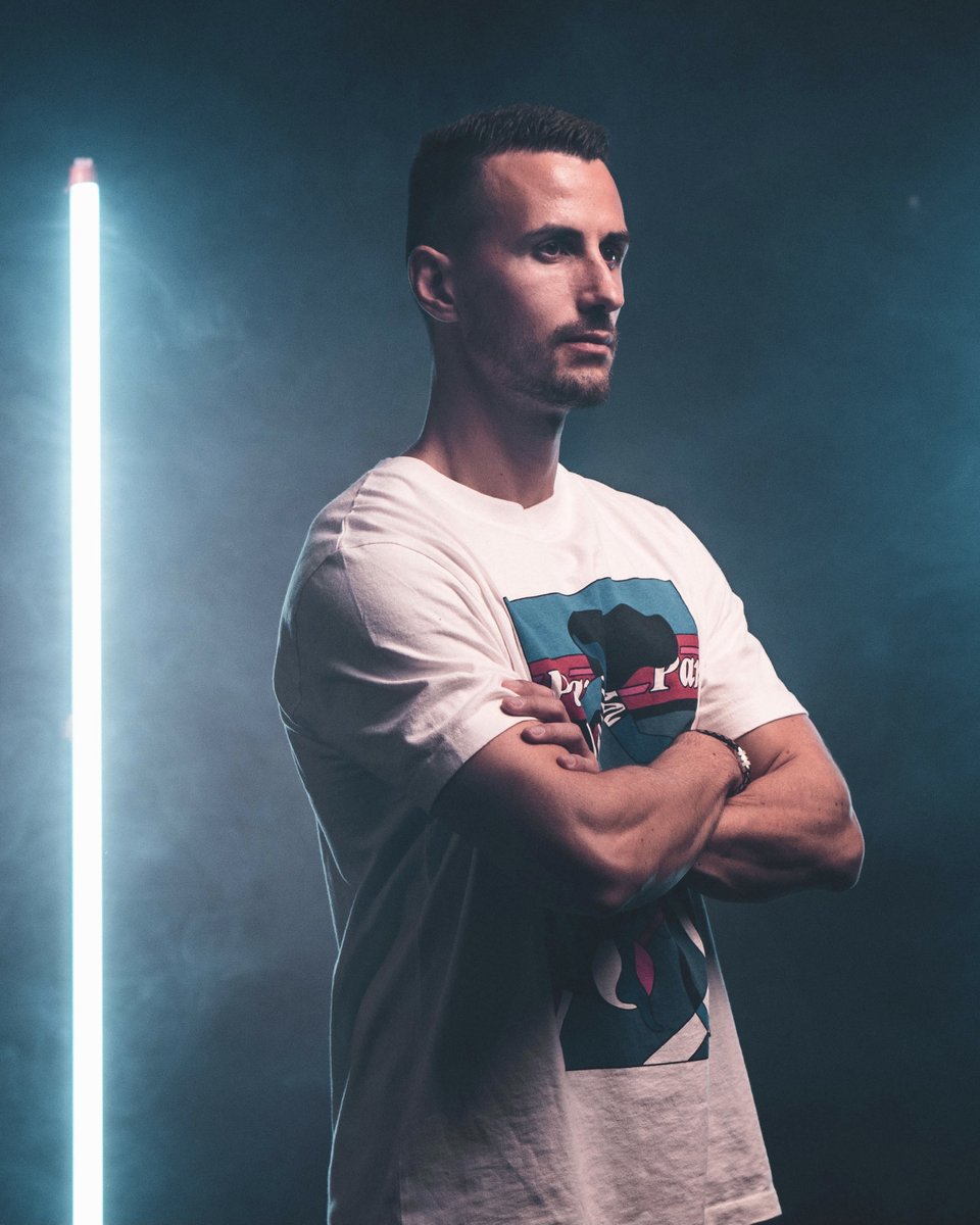 bassconmassive's tweet photo. "After the success of Coming Down on the Recon compilation, I'm super proud to come back with Leave It All, which can be seen as a follow-up."  Honored to have @xpanderfr back for more with #BassconRecords.🧡 

Stream "Leave It All" by X-Pander now!→ https://t.co/k4BfdnKytS https://t.co/vWFid5kt1T