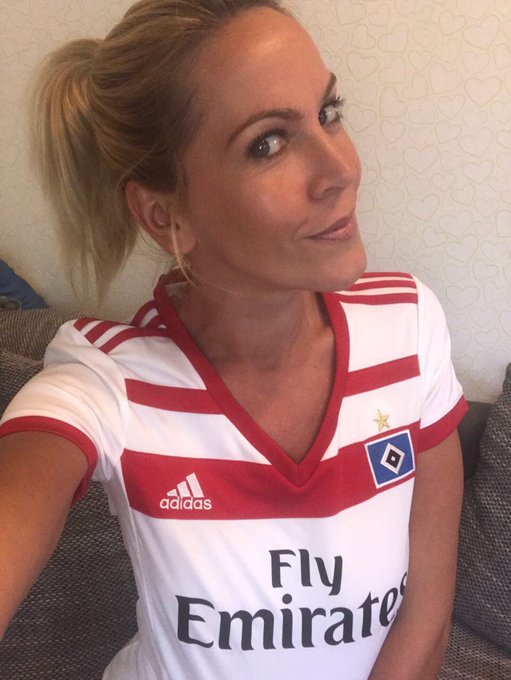 Heute einfach mal zufrieden 😊 #HSV #hamburgersv #selfie #fanselfie #Hamburg #DFBPokal #nurderHSV #ndhsv<a href="/tag/hsv"class="tags">#HSV</a><a href="/tag/hamburgersv"class="tags">#hamburgersv</a><a href="/tag/selfie"class="tags"><span>#selfie</span></a><a href="/tag/hamburg"class="tags"><span>#hamburg</span></a><a href="/tag/nurderhsv"class="tags"><span>#nurderhsv</span></a><a href="/tag/dfbpokal"class="tags"><span>#dfbpokal</span></a><a href="/tag/ndhsv%20"class="tags"><span>#ndhsv </span></a>