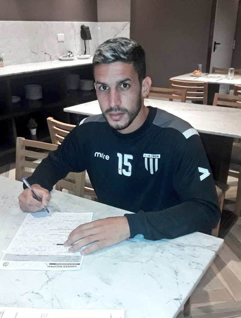 #PrimeraNacional ⚽

¡Bienvenido, Matías! 

El delantero Matías Nouet, es la séptima incorporación de Gimnasia. El jugador oriundo de Buenos Aires de 28 años llega desde Flandria y ya se sumó a los entrenamientos con el resto del plantel.

#VamosLobo