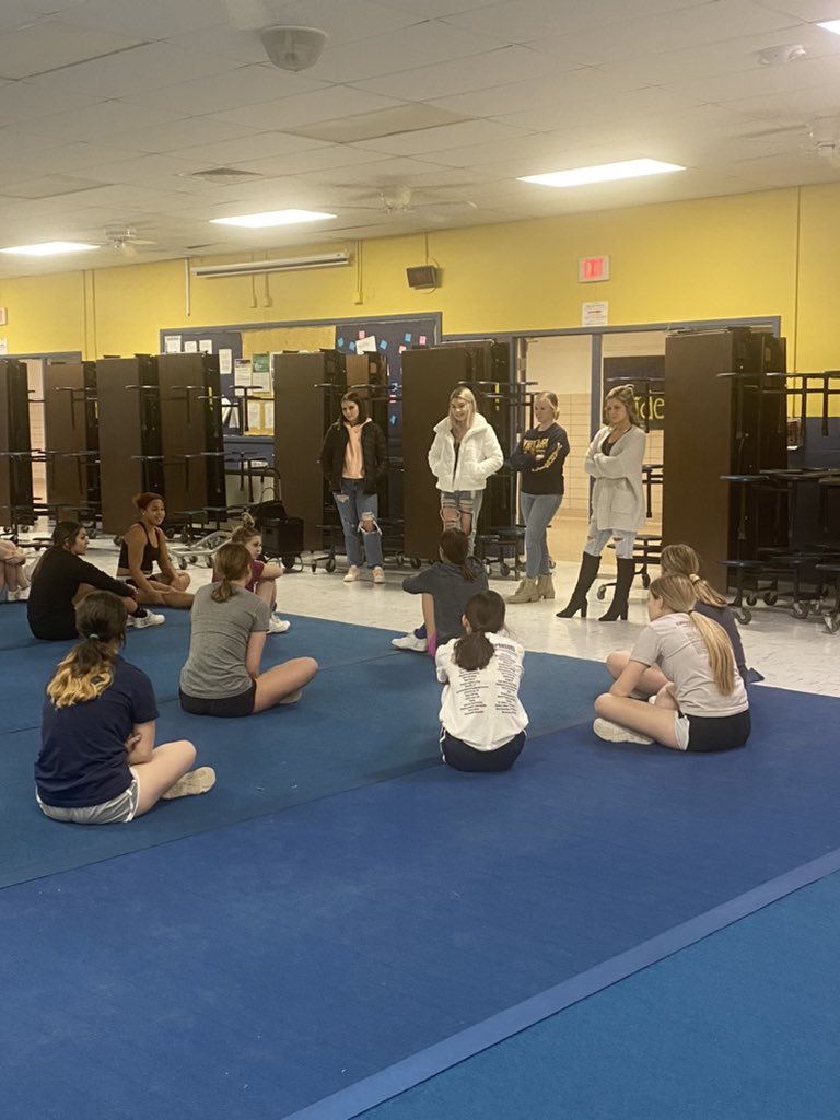 Tonight was awesome! We had 5 of our alumni come back and talk to the girls. Just about making moments count, working hard, staying positive, being a team etc. Thank you so much ladies for coming! We appreciate you ❤️ Tradition never graduates!