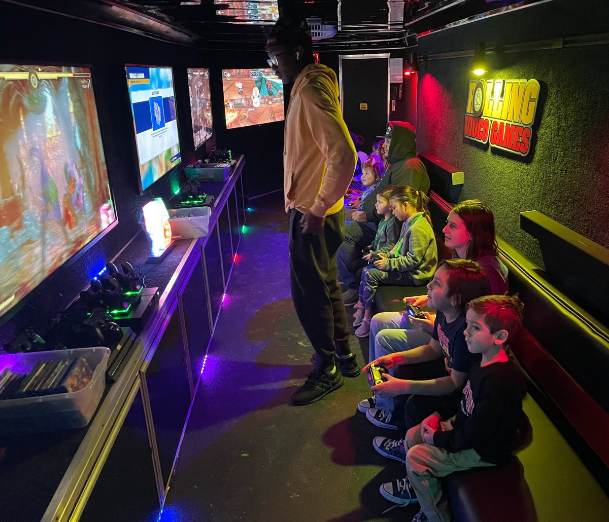 gamekingz2's tweet photo. Game Kingz SA..always bringing the party to you!
#gamekingzsa #rvgsa #the1gamekingz #videogametruck #gametruckparty #videogamingtruck #gametruckrental #partyrentals #birthdayparty #gamingparty #gaming #ps4 #xbox #nintendoswitch #sanantonio #satx https://t.co/uZ9ZOc0i7m