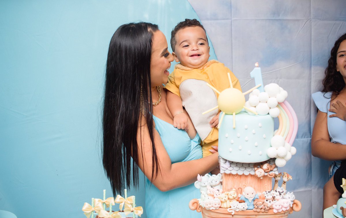 katianne01's tweet photo. MAMÃE CONSEGUIU 🎊🥳🎉😭💙
Os planos de Deus são incríveis, você foi um deles, apesar de uma gravidez complicada nós dois lutamos e conseguimos sabe porque ? Porque Deus tem uma linda história para nós dois. 
1º aninho do meu menino Henry🤴🥳💙
#maesolo #maedemenino #1ºaninho https://t.co/dFAyt0d2lS