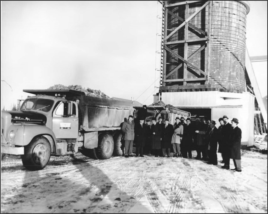 FrancineLong53's tweet photo. The past 100+ years of #Canadian's mining history being the key to our future. This is 1 of those historic photos I can't get out of mind. part of putting #boots-on-ground is standing on the same ground these #entrepreneurs did. #marbridge #Quebec's #1stnickelmine @ClassNickel https://t.co/DSlfARhKzt