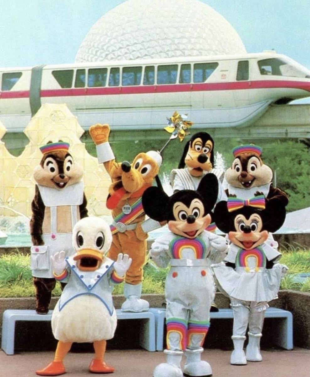 aleacabri's tweet photo. Mickey and friends at Epcot, circa late 1980s https://t.co/yRcaUC5tVV