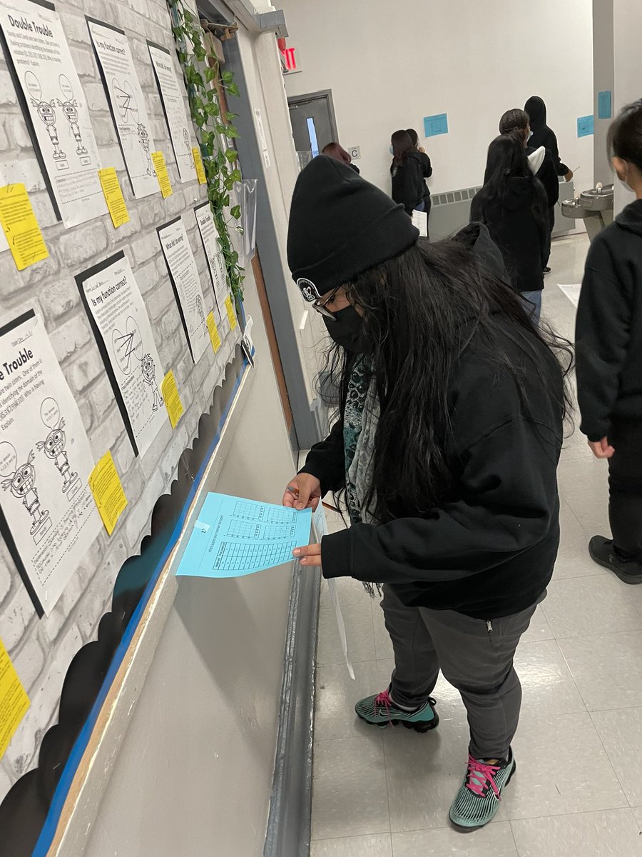 IS162K's tweet photo. If learning stations canโt happen in the classroom, we take it to the hallwaysโฆ @D32Bushwick #collaboration #stationlearning https://t.co/WlnPuwDO4N