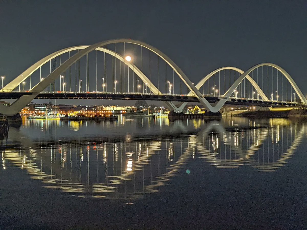 RT @KoppDC: Amazing time to check out reflections at the Frederick Douglass Memorial Bridge this evening! https://t.co/syTUb9Q2nI