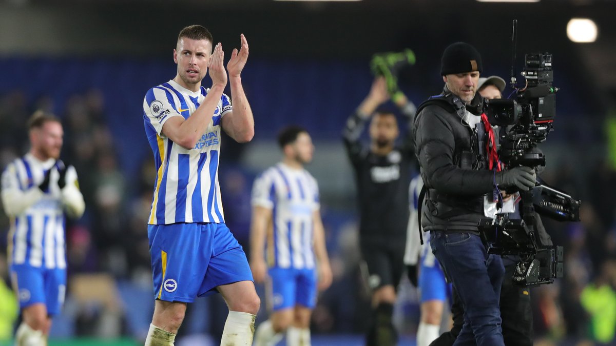BHAFC's tweet photo. Thanks for your superb support again tonight, #BHAFC fans. 💙 Massively appreciated. 😇 https://t.co/1EClV7bc6L
