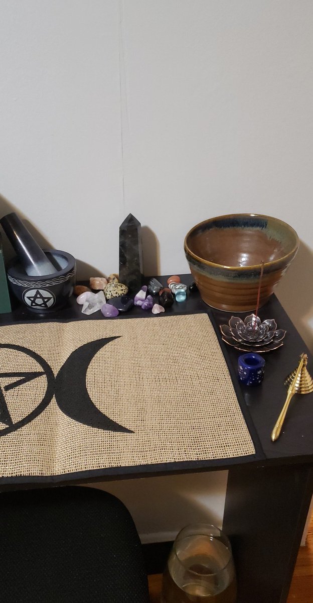 harmtonone21's tweet photo. My mortar and pestle finally arrived!!! #pentagram #witch #altar https://t.co/EAaWFeNvY9