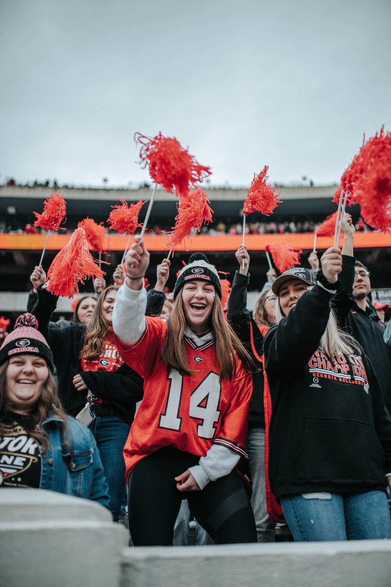 Daniel_Amable_'s tweet photo. best fans in the nation @GeorgiaFootball https://t.co/r6mIZfp0rL