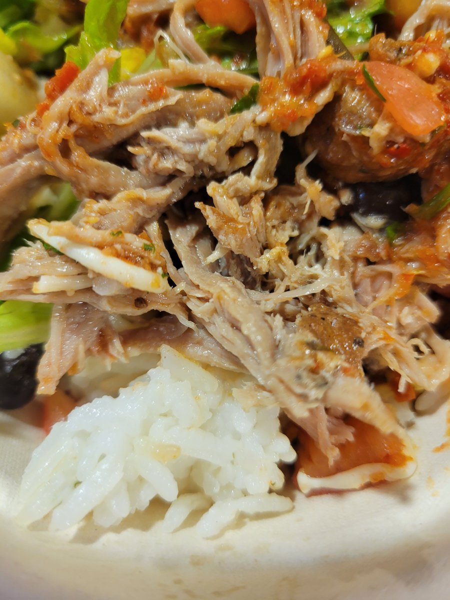 meljoyous's tweet photo. @ChipotleTweets 
I ordered steak and brown rice. I got pork and white rice. I don't eat pork! https://t.co/csWzqmToRd