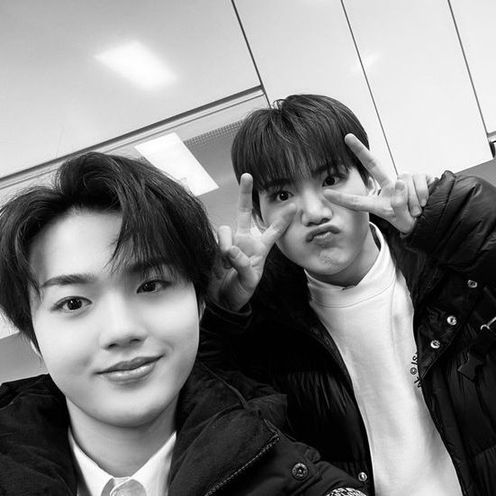 0200FEED's tweet image. kim's!