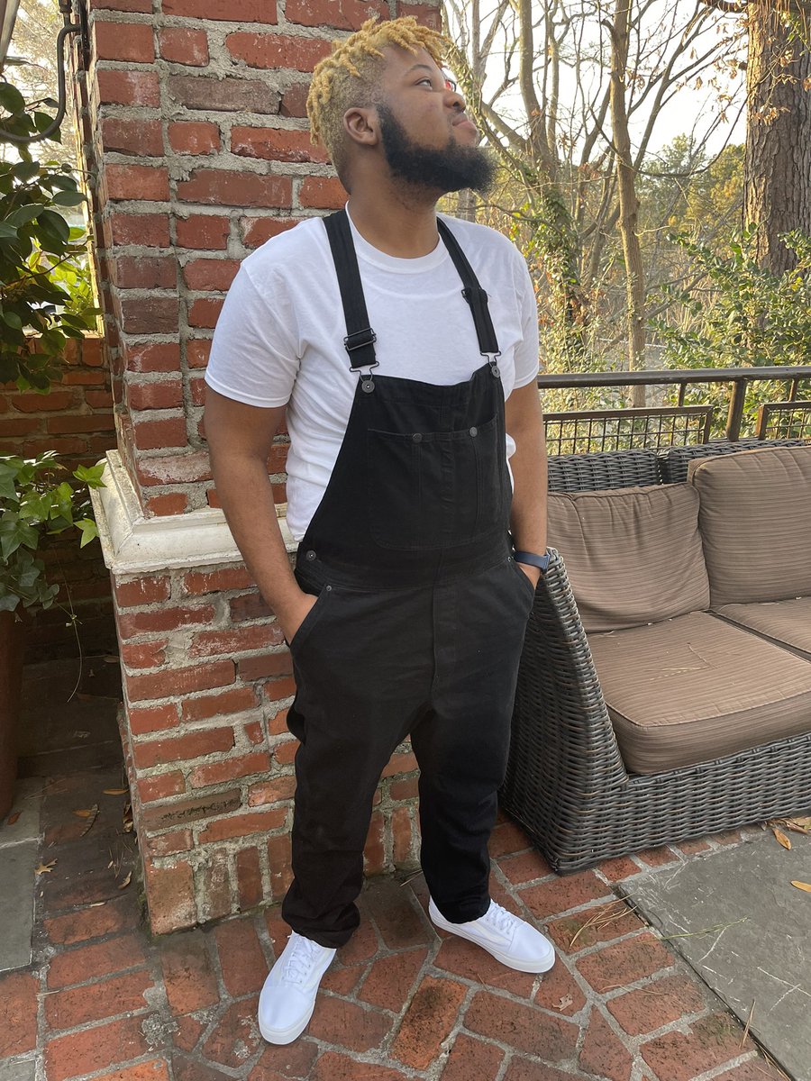 Brandon___Banks's tweet photo. blond, Happy 24th birthday to me! #KobeYear https://t.co/efjTobmfo9