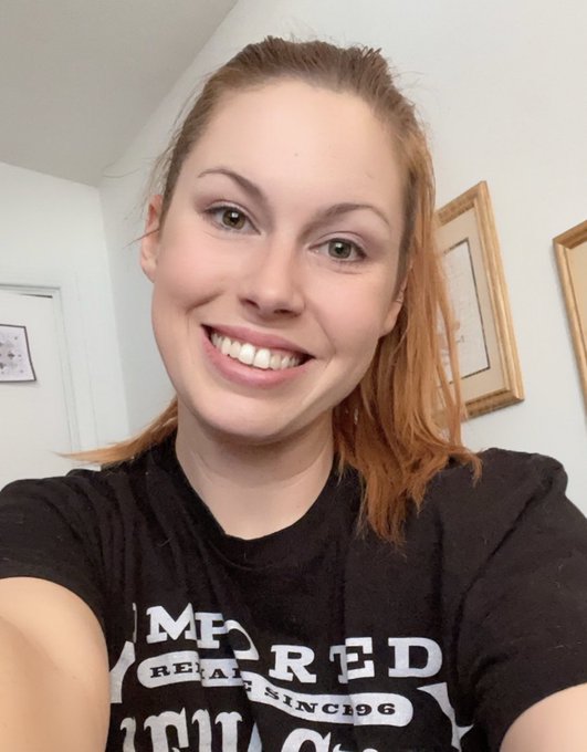 Love how with just makeup, I go from  &ldquo;is she 19-21?&rdquo;       To    &ldquo;Ultimate Milf&rdquo; https://t.co/fP3W6