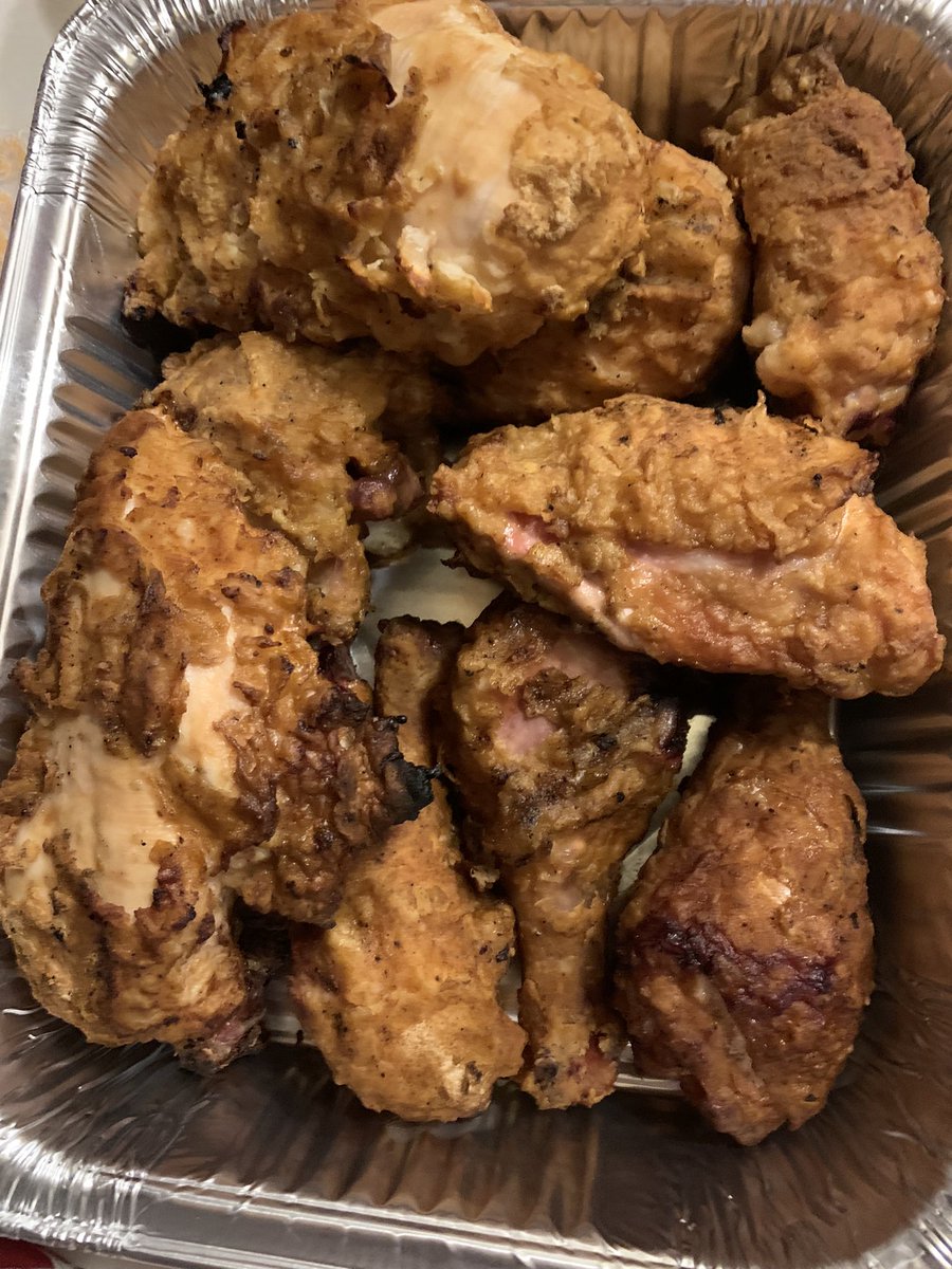 405BackyardBBQ's tweet photo. @WeberGrills kettle fried chicken was real good, just need to get the skin better! https://t.co/y6gbG661QE
