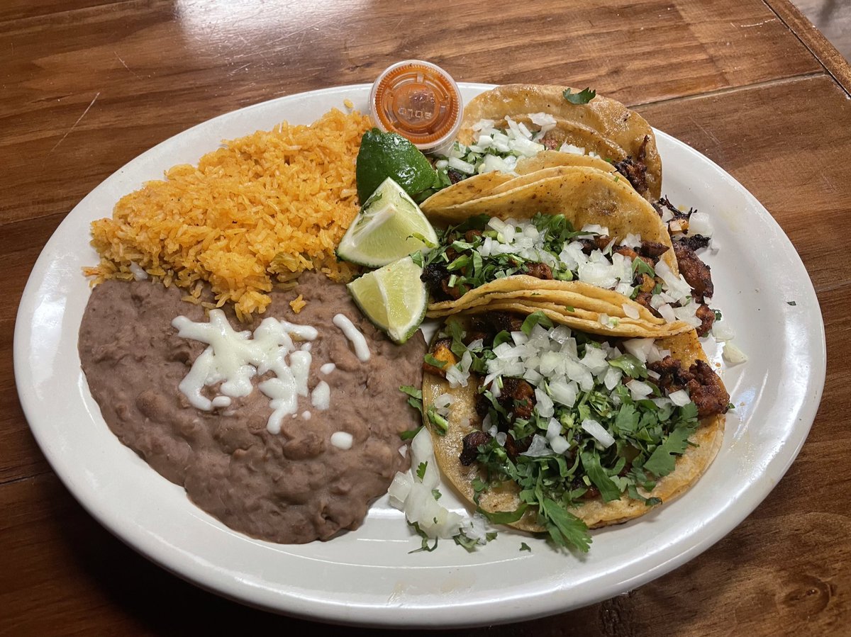 AndyCWooldridge's tweet photo. Vaquero’s // Tacos Pastor https://t.co/HRjvKeyuqW