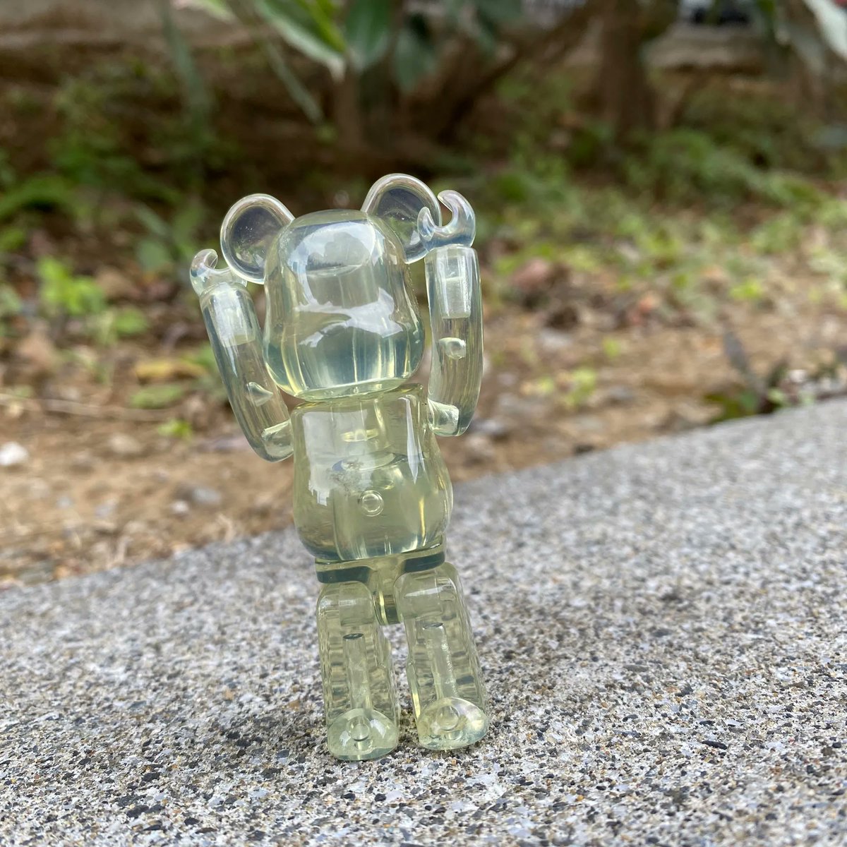 MEDICOM_TOY's tweet photo. 【Today's BE＠RBRICK】
おはようございます！本日は語呂合わせで #いい空気の日 ですね♪ 新鮮な空気でしっかりと深呼吸して、今日もげんきにがんばりましょう！
お部屋の換気もお忘れなく！
#bearbrick #ベアブリック #medicomtoy #メディコムトイ https://t.co/pJWLoH53GQ