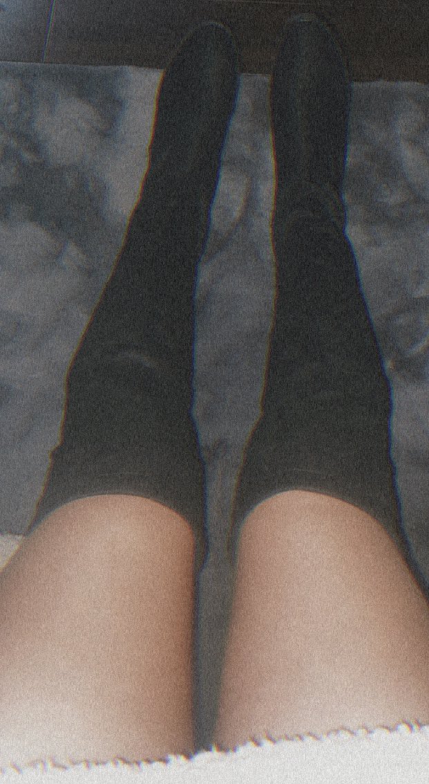 rose3swd's tweet photo. new boots funded by my little boot licker <3

findom finsub bootworship footworship femdom paypig https://t.co/eIDFCfSWUy