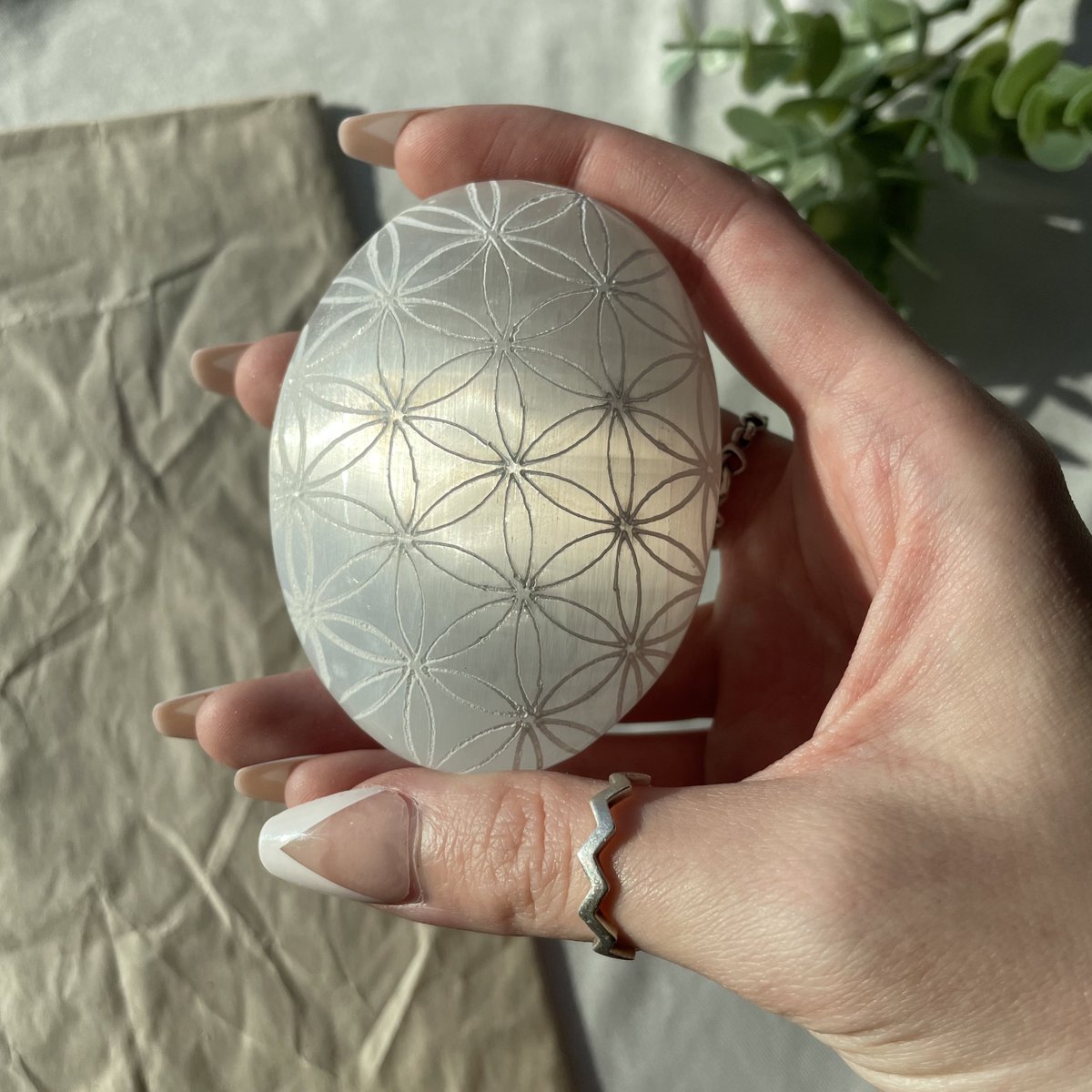 sincerelysprite's tweet photo. Selenite appreciation post 🤍🤍 https://t.co/6lDzTi8lyw