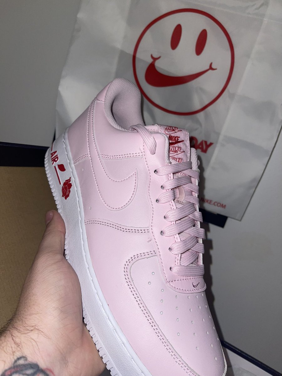 liziswaydope's tweet photo. @RetailTuesday DS size 13 $200 https://t.co/7YmJUIBi3o