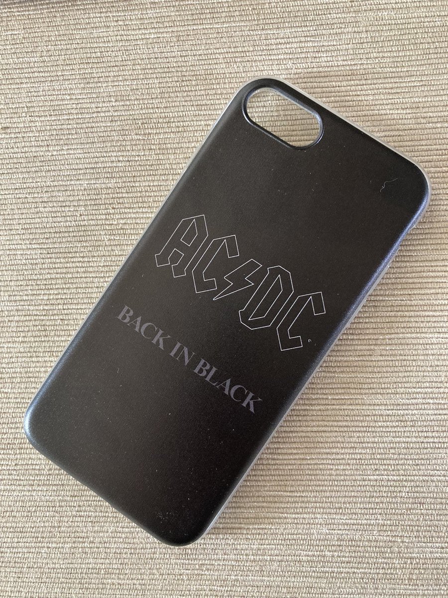 MotoSlacker's tweet image. 新しいiPnoneケース。気持ち上がる〜！