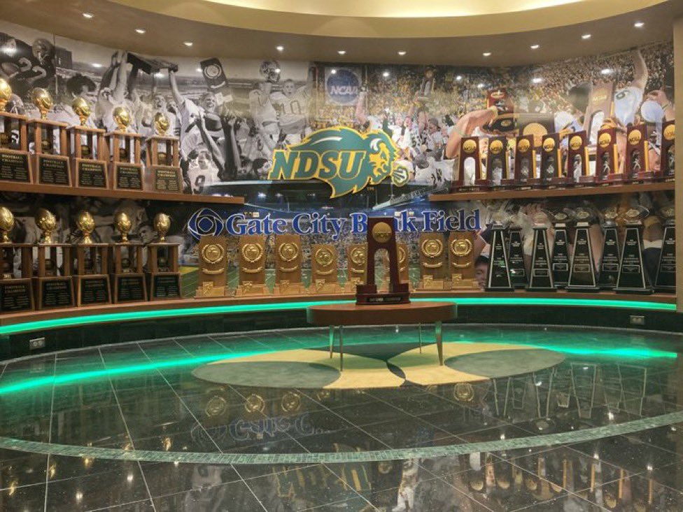 Awesome having <a href="/NickGoeser/">Nick Goeser</a> with   National Champions <a href="/NDSUfootball/">NDSU Football</a> stop by to talk about <a href="/Crusaders_FB/">Edgewood Crusader Football</a> elite athletes today! 
#GoBison
#HoldTheRope