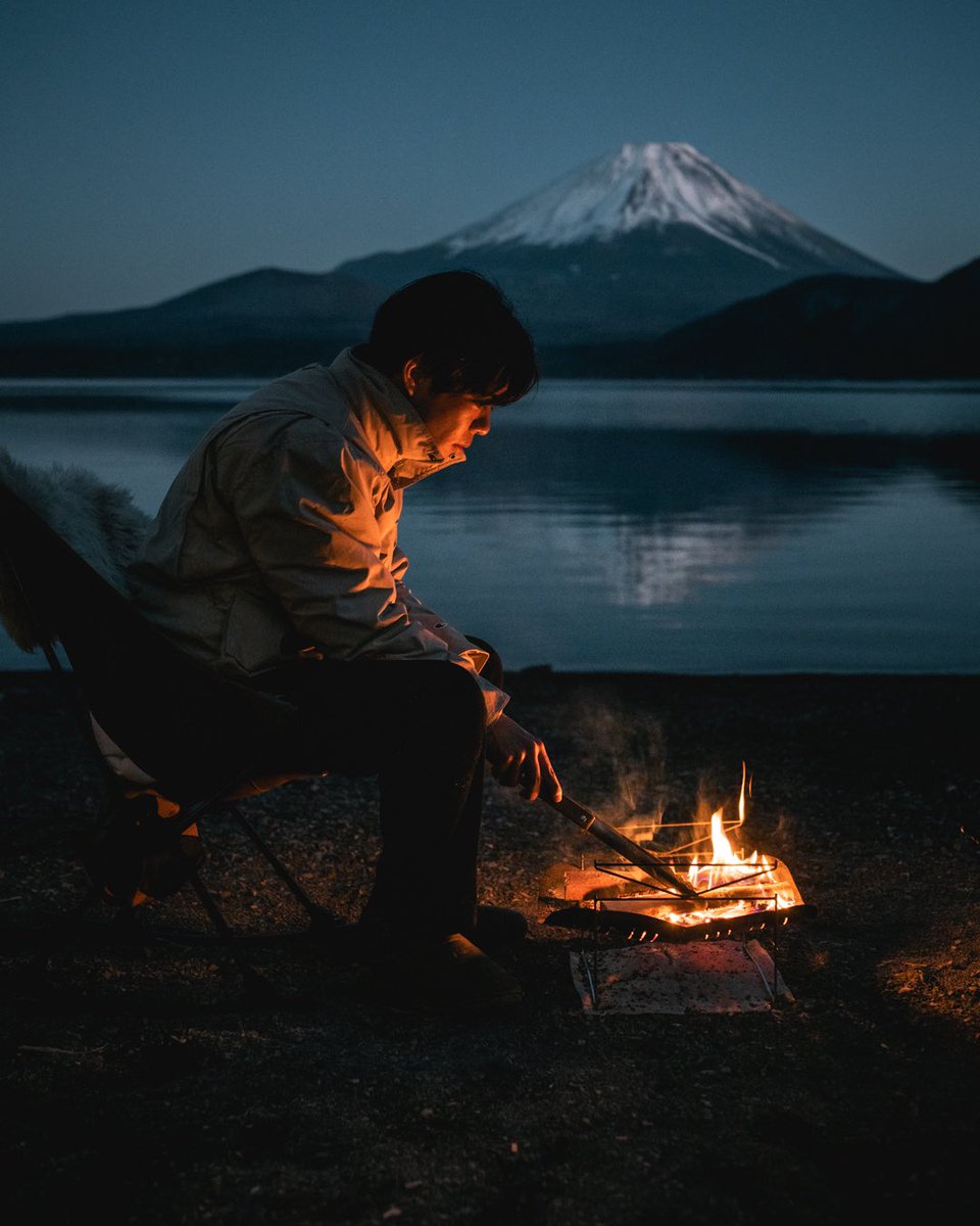 富士山横目にしっぽり焚き火。 お酒が止まらない夜でした。 https://t.co/ChbISc1DA7