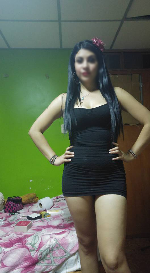 Areli, bella anfitriona
#anfitriona #HotwifeArdiente