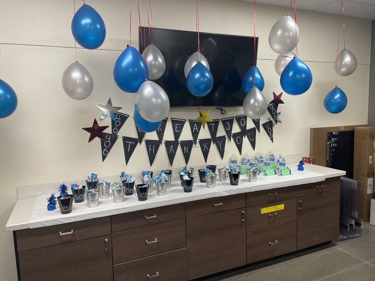 Night 2 of thanking our freight team. Buckets of sweet treats to keep them going tonight. <a href="/Mcolondres1010/">Marc Colondres</a> <a href="/mattjensen93/">🅼🅰🆃🆃 🅹🅴🅽🆂🅴🅽</a> <a href="/D66Celest/">Sheldon Celestine 🇹🇹🇺🇸</a> <a href="/cat_thanner/">Cathy Thanner</a> <a href="/JamesDurk6/">James Durk</a> <a href="/0406SASM/">ColinOB</a> <a href="/LadyTkntimeout/">🌺Just Geri🌼</a>