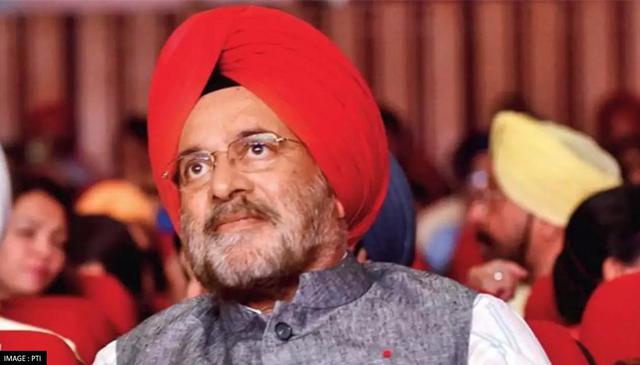 PuriVirender's tweet photo. After many retired senior bureaucrats it's Ex-Army Chief General #JJSingh joining @BJP4India in Punjab strengthening creamy intellectuals in its fold
Will #PunjabElectorate prefer such a grand team who have excelled in their respective fields or go for old stereo type options ? https://t.co/i8yrv7Tm2e