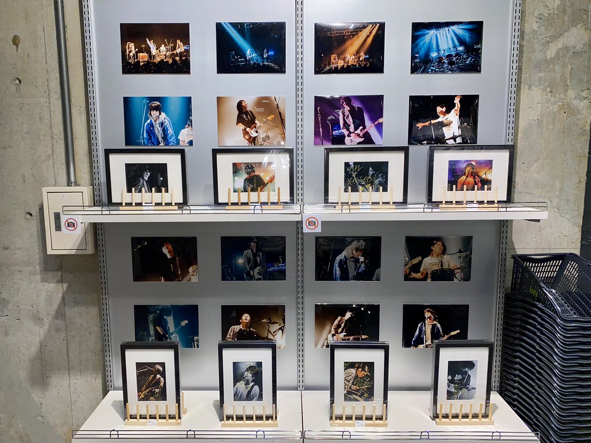 LOFT_UMEDA's tweet photo. ＼本日スタート／
【NEW ROCK SCENE pre. 「PK shampoo.JPEG」】

大阪・京都を拠点とする4人組ロックバンド「PK shampoo」にスポットを当て、写真展示やオリジナルフォトグッズを販売‼︎

詳しくは
https://t.co/XhBfE1FOBX

■1階 特設スペース https://t.co/Gr5vWjjvyN
