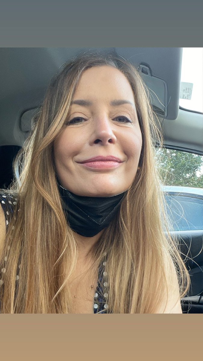 bonypertinezh's tweet photo. Me quedo con quién me cuida, me quedo con quién me valora. Con quién me hace reír y ríe conmigo da igual la hora. Me quedo con quién escucha atentamente mi desahogo. Con quién procura mi bien, con  quién se queda a pesar de todo… https://t.co/lXZRhWewl0