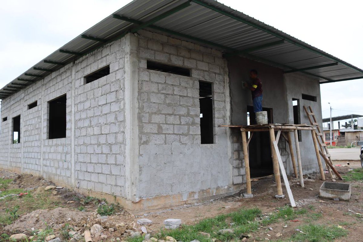 Larry_vite's tweet photo. VIRGEN DEL CISNE #LAcasaComunal
Nos encontramos trabajando en la casa comunal de la Cdla. Virgen del Cisne, donde realizamos los trabajos de enlucido de la parte frontal de esta importante construcción , para ser entregada en las próximas semanas.
LArry Alcalde 🐪✔️ https://t.co/HYLATH6quR