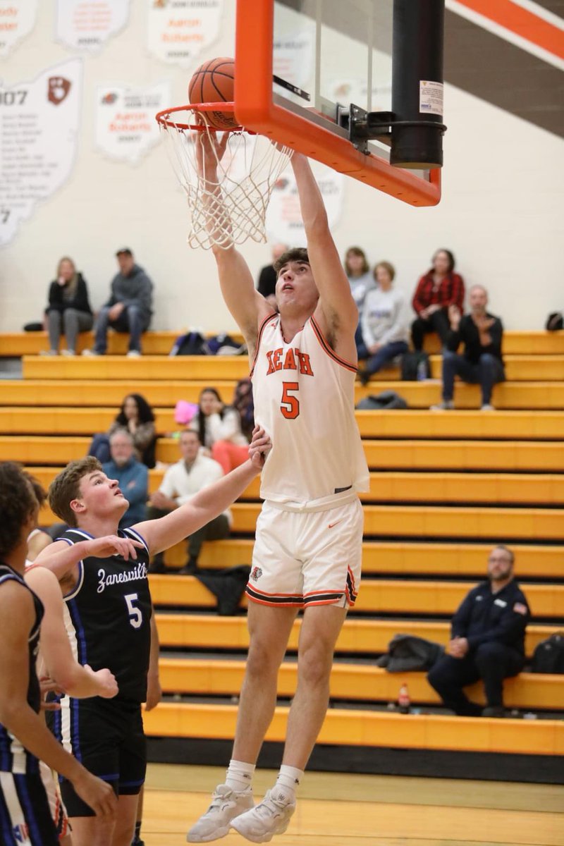 HeathBoysBBall's tweet photo. Congratulations to Brandon McLaughlin on breaking the Heath Boys Basketball All-Time scoring record tonight. Unbelievable accomplishment. Brandon currently has 1,248 points with a lot of season left to play.  @Mc1augh1in5 https://t.co/cLsP6ej7ZI