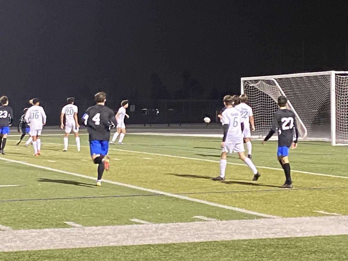 At the half, Braves up 1-0 against the Bearcats.  Keep it up in the second half!  ⁦<a href="/AltaLomaHigh/">Principal</a>⁩ ⁦<a href="/braveskiles/">Elizabeth Skiles</a>⁩ ⁦@MrParker_ALHS⁩