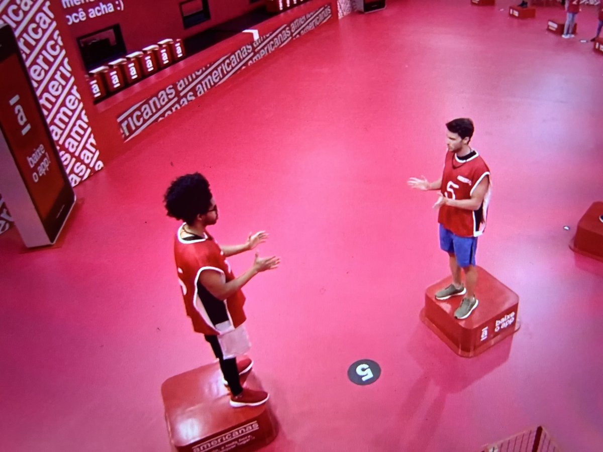 vini_vecchi's tweet photo. “vc ficou sabendo de quando projota pegou a faca desse tamanho ?”

-queee desse tamanho ???? https://t.co/KyAO3JCmlA