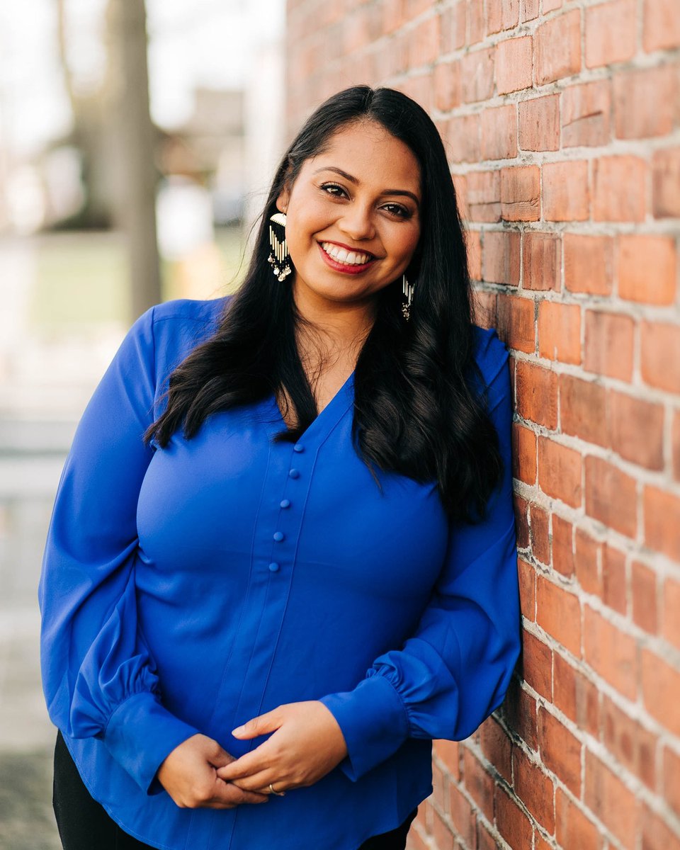 Shadiab12's tweet photo. I am so excited to share that I got my real estate license! ๐ Iโm here ready to help you sell, invest, or buy the home of your dreams! #realestateagent #newbeginnings #seattlerealestate #homesmartrealty https://t.co/5fOdnJ4Irv