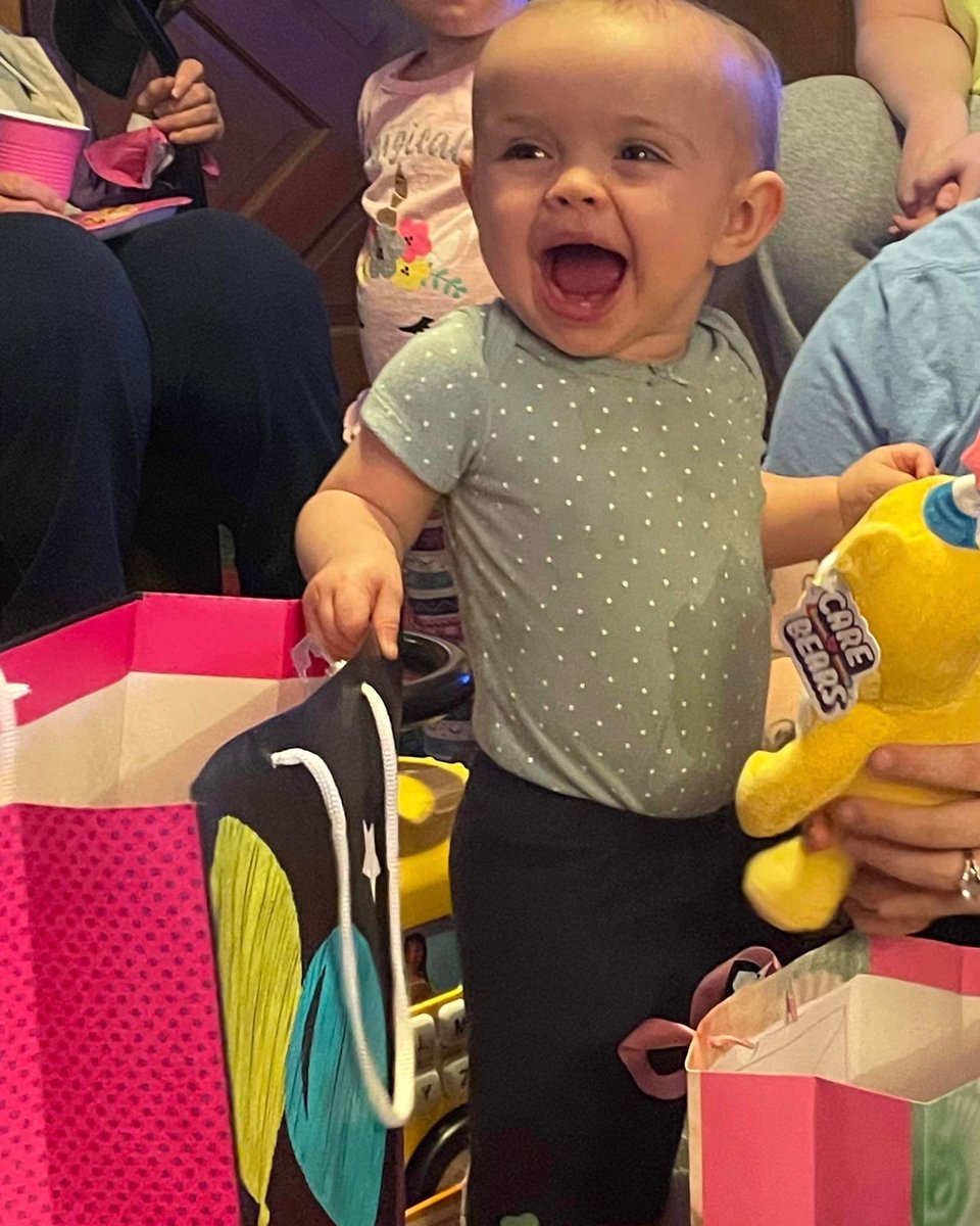 9yrsparamorefan's tweet photo. Happy 1st birthday Hayley Renee I can’t believe you are already one https://t.co/Fezb80fSDg