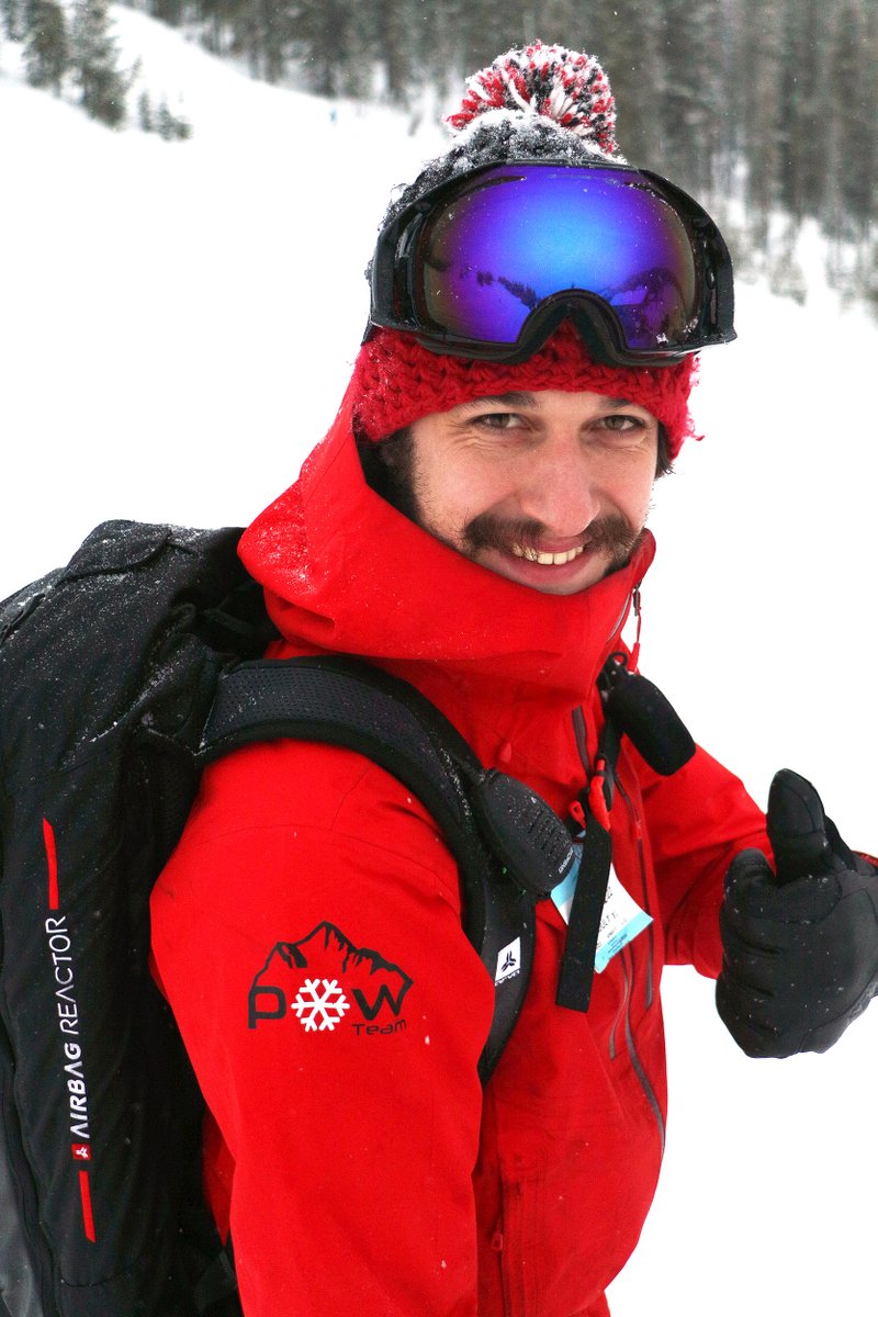 skilookout's tweet photo. 1-18-2022 - 3-5" inches fresh snow today - fun turns on groomers. Contingent from Italy in search of POWDER HIGHWAY! Good luck guys you just missed it. 

#OptOutside #PNWSkiAndSnowboard #VisitIdaho #VisitMontana #SkiIdaho #RideIdaho #18Winters #SkiMT #1PowderPlace https://t.co/42qKyNc8va