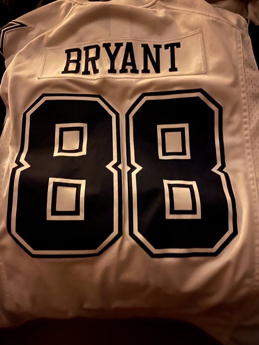 DisafTony's tweet photo. @DezBryant @personalcorner Throw up the X https://t.co/7aylV1vXVI