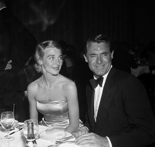 On Cary's birthday today...
Lives Behind the Legends' Arancha <a href="/ClassicHC/">ClassicHollywood</a> shares thoughts on Cary Grant - Finding Happiness... #classicmovies   classicmoviehub.com/blog/lives-beh…