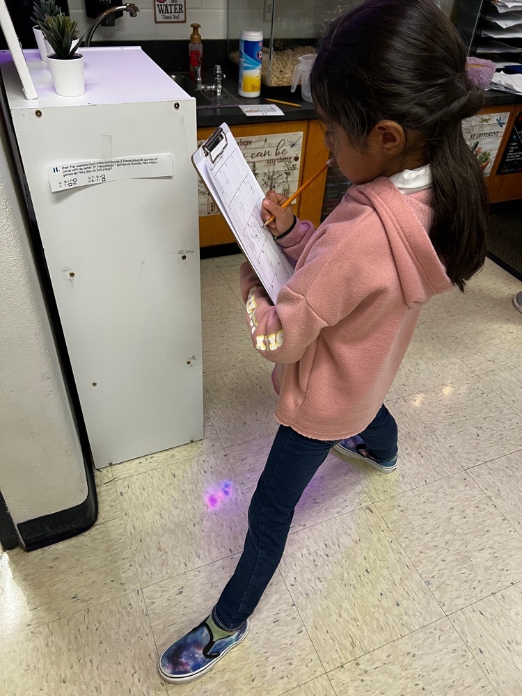 OwensTylerISD's tweet image. Our 2nd graders loved celebrating #NationalWinnieThePoohDay. Students worked to help the bees get back to their hive as they solved math problems around the room! 🐝🍯 #SoaringInSecond #OwensEagles