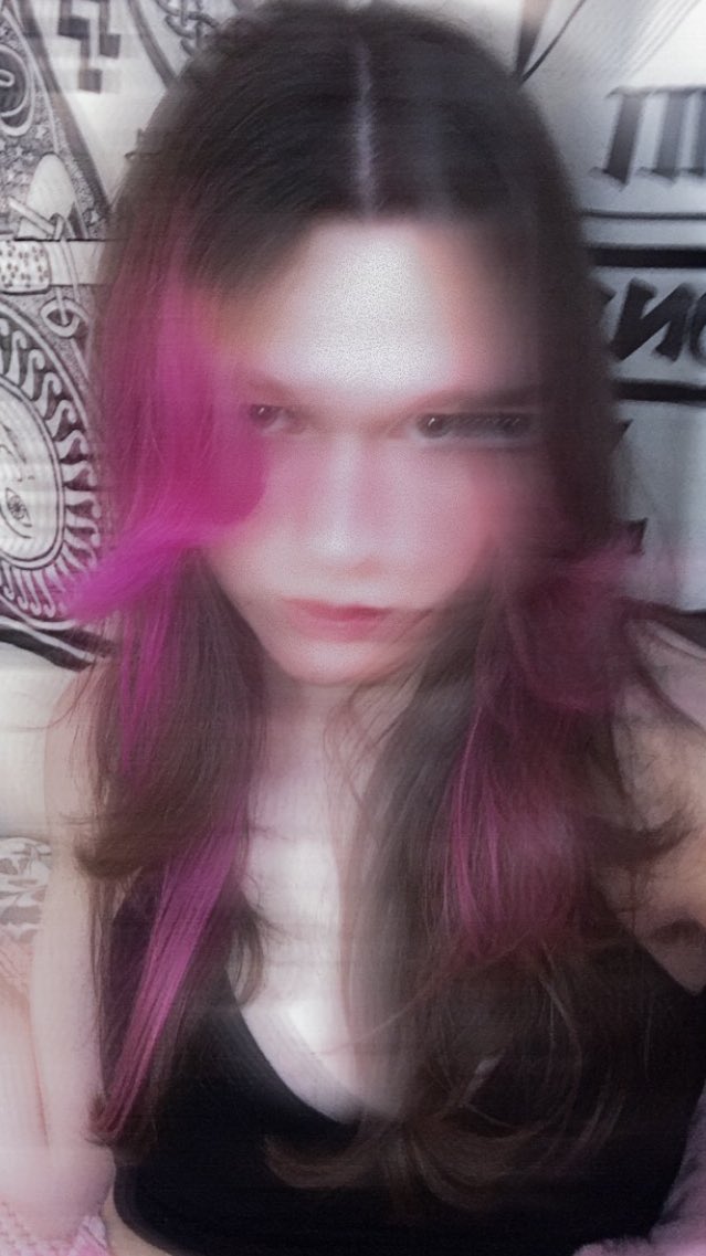 annacxffee's tweet photo. wait ,did i show u guys dis? Pink! https://t.co/H0CLRxFQzu