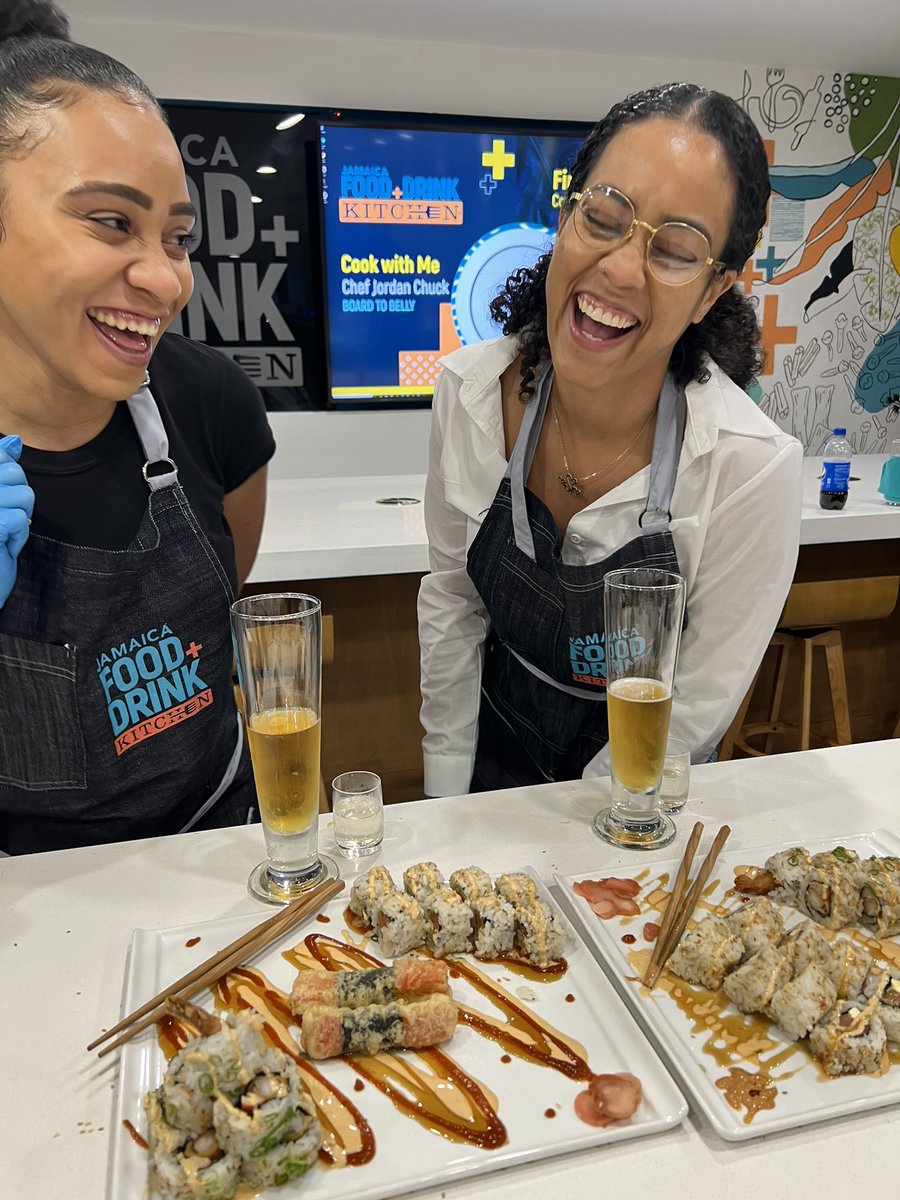 JAFoodandDrink's tweet photo. It was an AMAZING Sushi+Sake night!😍

#JFDKitchen #SushiAndSake #BoardToBelly https://t.co/uv7LnmwW6S
