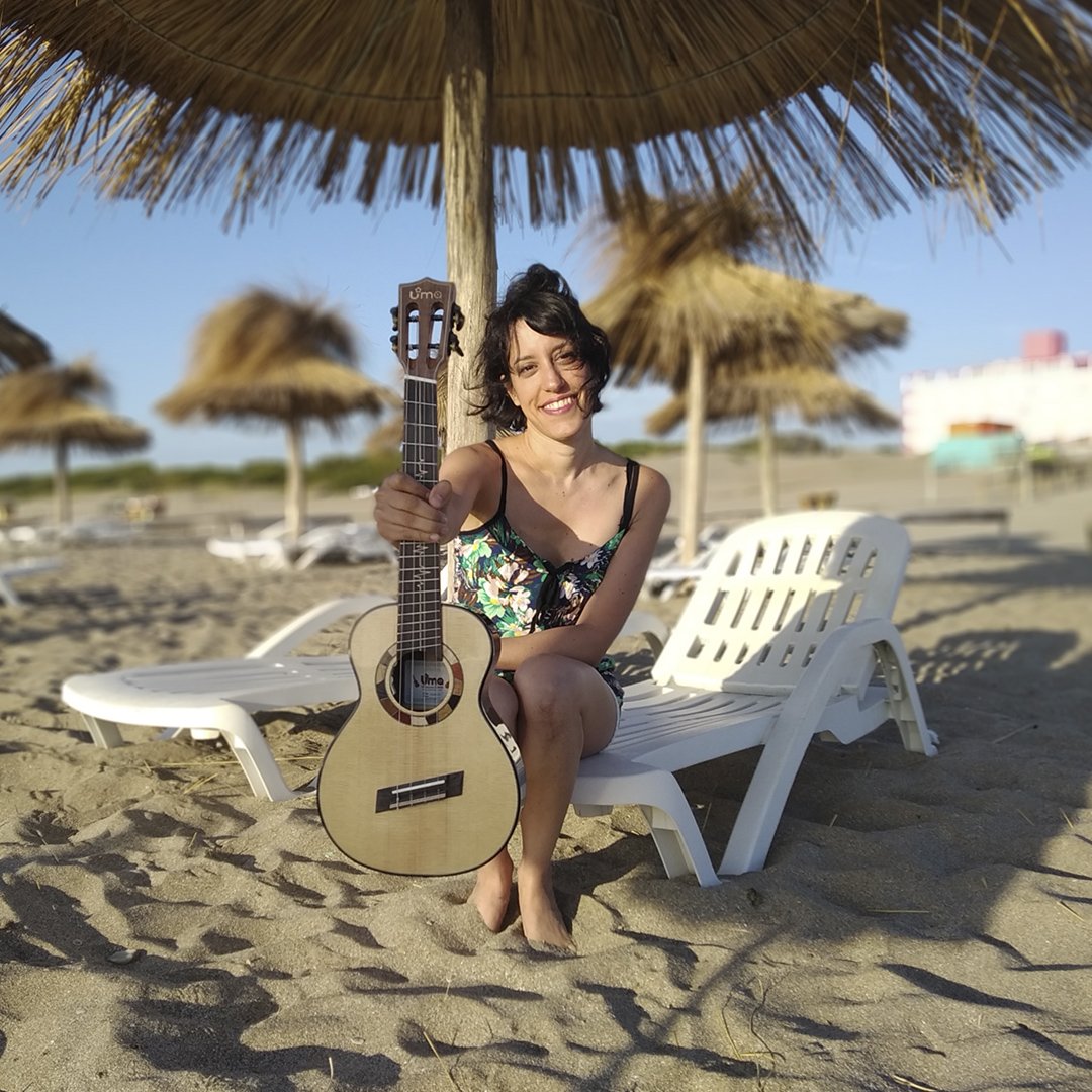 floransmusica's tweet photo. Filming a few musical videos with my ukulele @UmaUkulele at Valeria del Mar #ukulele #ukelele #ukuleletime #singersongwriter #contentcreator #ukuleletutorials https://t.co/a27hKpVw81